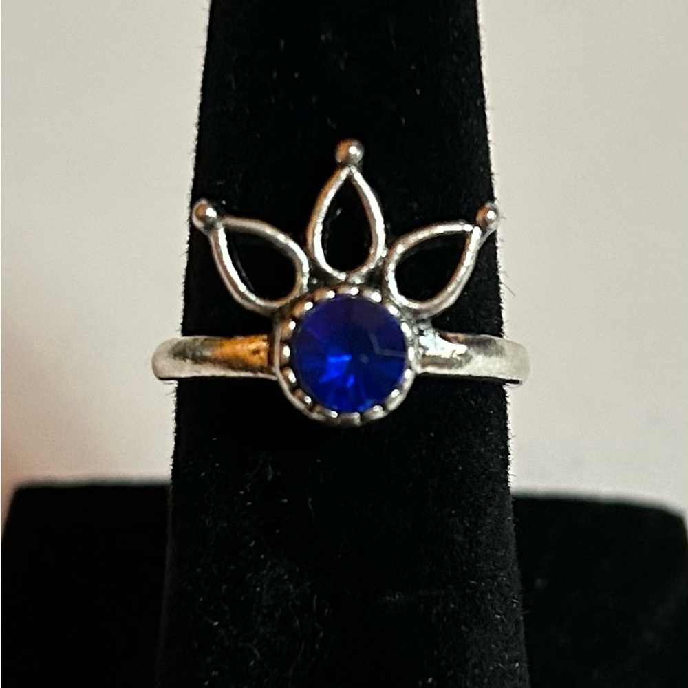 3/$10 Fashion ring size 3 1/2